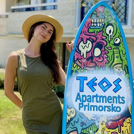 Teos מלון דירות 4*
