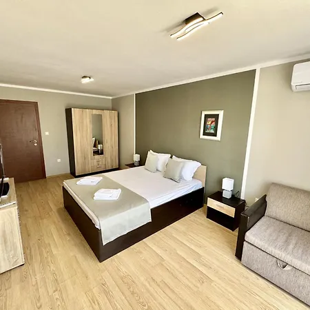 Teos Aparthotel *