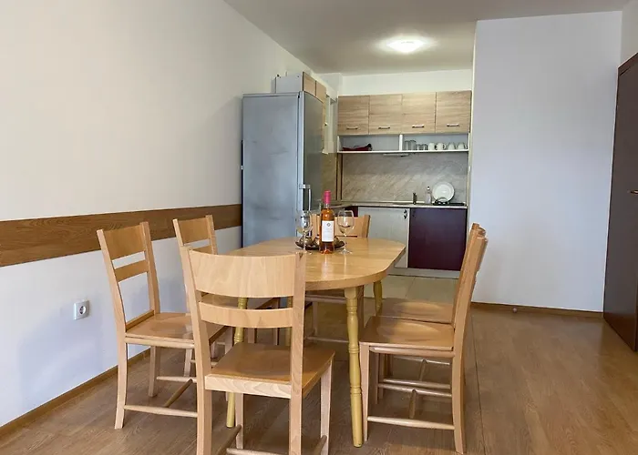 Ξενοδοχείο με διαμερίσματα Teos Πριμόρσκο