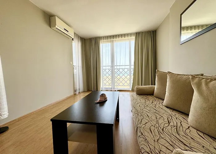 Ξενοδοχείο με διαμερίσματα Teos Πριμόρσκο