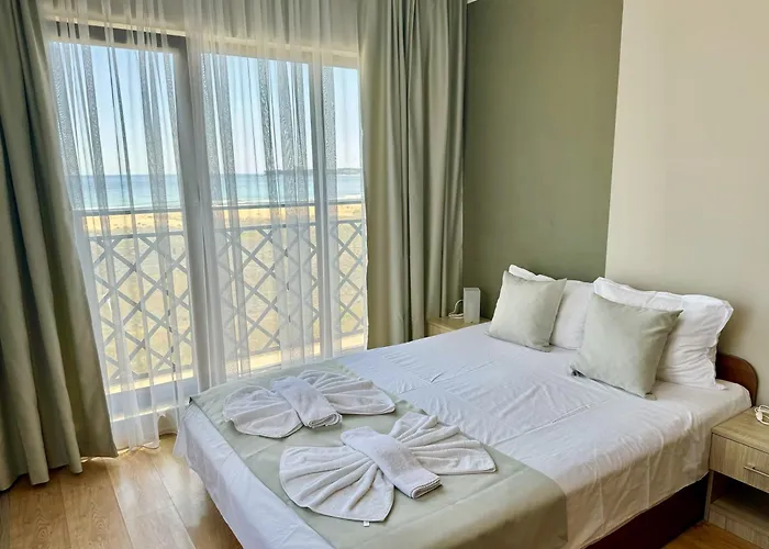 Ξενοδοχείο με διαμερίσματα Teos Πριμόρσκο