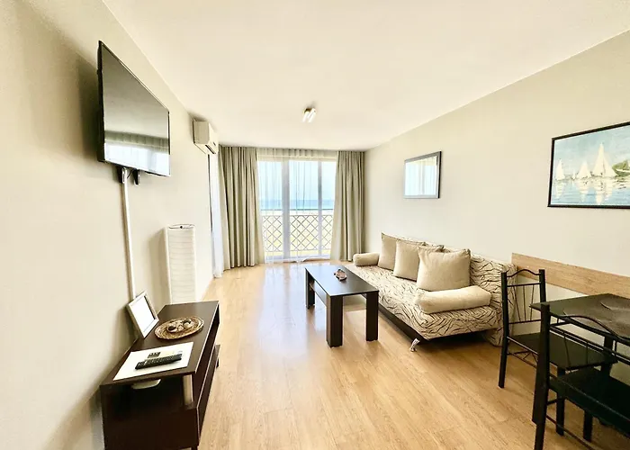 Ξενοδοχείο με διαμερίσματα Teos Πριμόρσκο